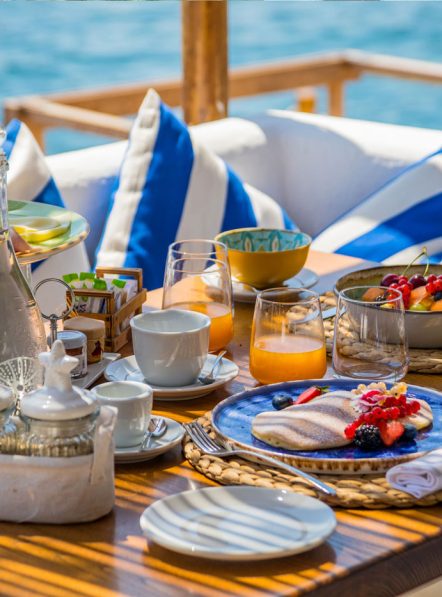 Colazione sul mare all'hotel Giardino Eden Resort