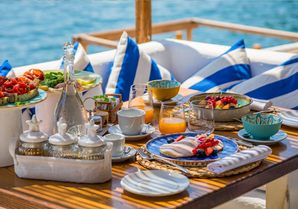 Colazione sul mare all'hotel Giardino Eden Resort